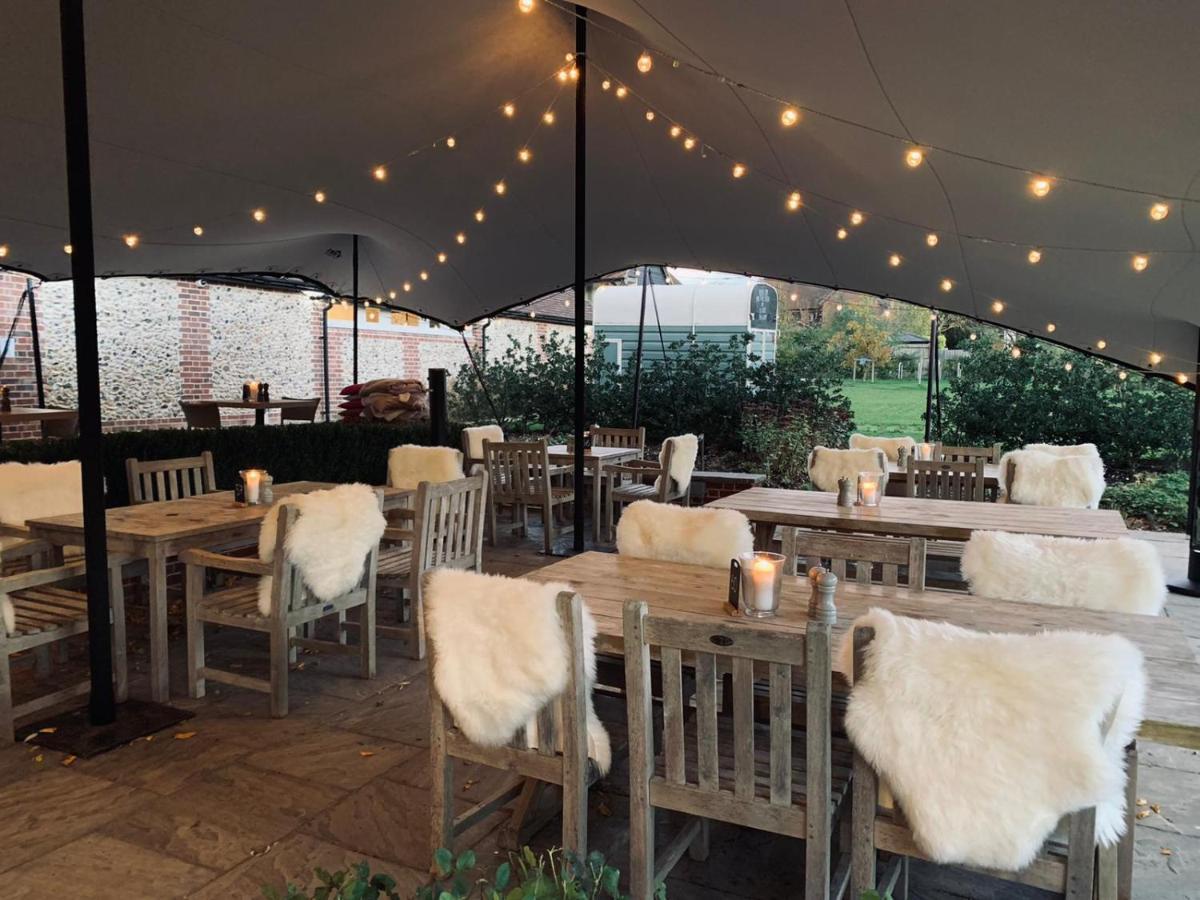 The Three Hills Hotel Bartlow Exterior photo